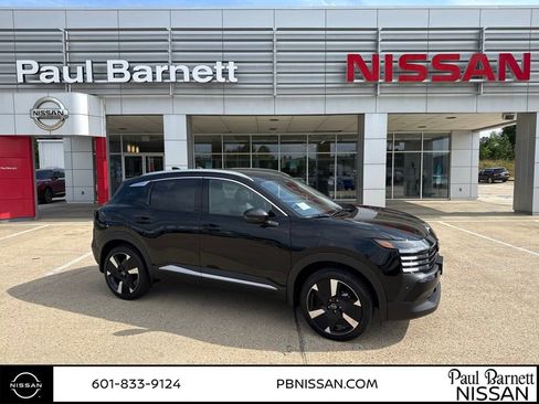 New 2025 Nissan Kicks SR image 1