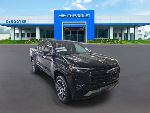 Used 2023 Chevrolet Colorado Z71 w/ Z71 Convenience Package 2 image 4