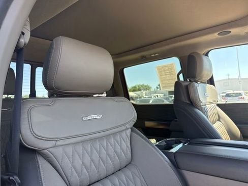 Used 2025 Ford F250 Platinum w/ Platinum Plus Package AWD/4WD image 35