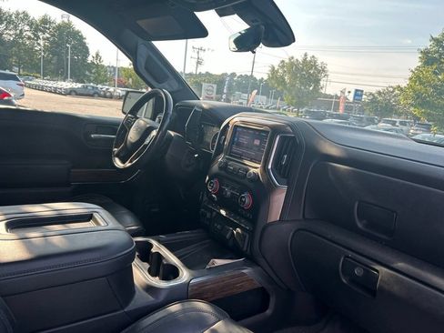 Used 2022 Chevrolet Silverado 1500 High Country w/ Technology Package AWD/4WD image 12