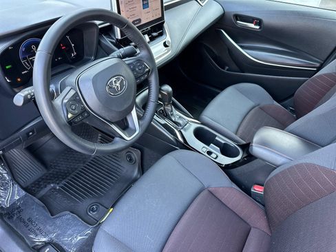 Used 2025 Toyota Corolla SE w/ SE Premium Package AWD/4WD image 9