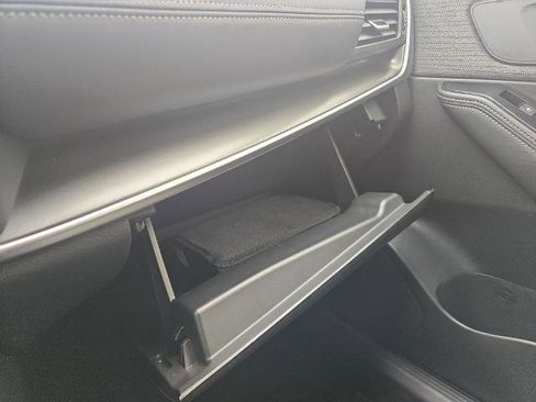 Certified 2023 Nissan Rogue SV FWD image 23