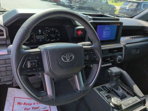 Used 2026 Toyota Tacoma TRD Off-Road AWD/4WD image 9