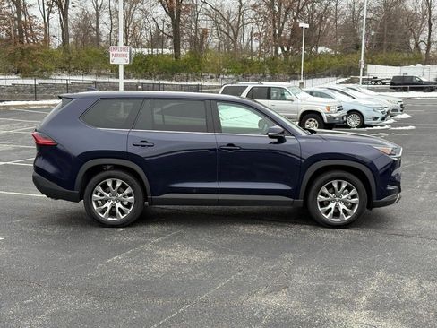 Certified 2025 Toyota Grand Highlander AWD image 2