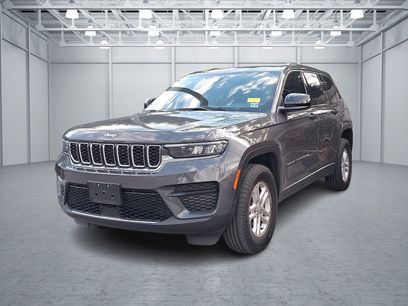 Certified 2023 Jeep Grand Cherokee Laredo w/ Luxury Tech Group I