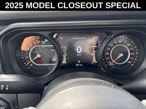 New 2025 Jeep Gladiator Rubicon image 28