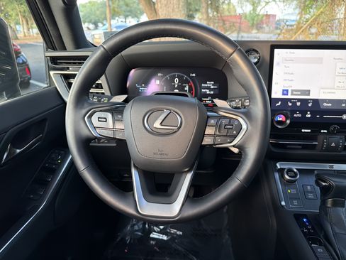 Certified 2024 Lexus GX 550 w/ Cold Area Package AWD/4WD image 32