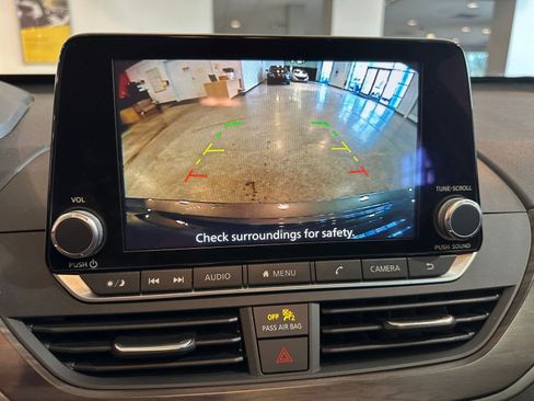 Used 2025 Nissan Altima 2.5 SV image 23