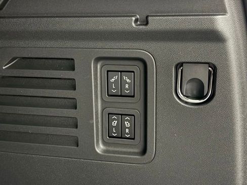 New 2026 GMC Acadia Denali Ultimate w/ LPO, Floor Liner Package AWD/4WD image 13