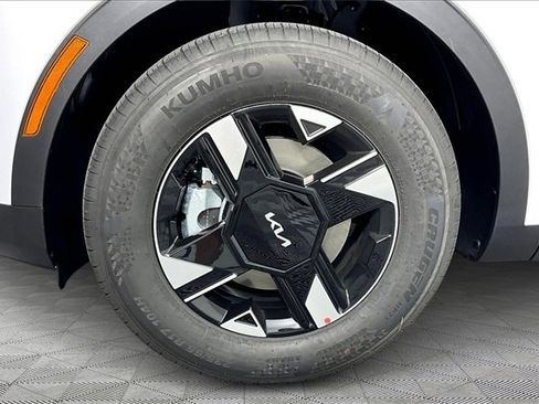 New 2026 Kia Sportage LX image 13