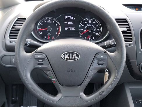 Used 2017 Kia Forte LX image 31