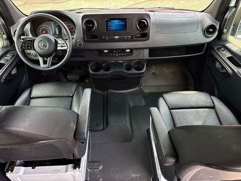 Used 2024 Mercedes-Benz Sprinter 144 Cargo image 21