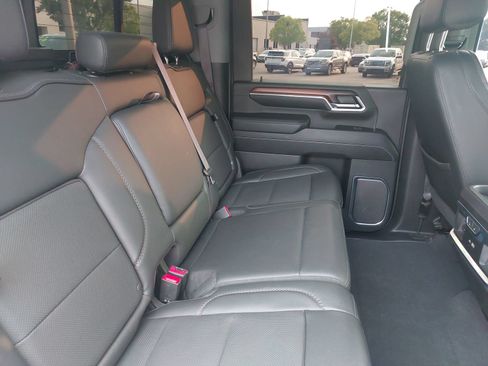 Used 2024 GMC Sierra 2500 Denali w/ Technology Package AWD/4WD image 12