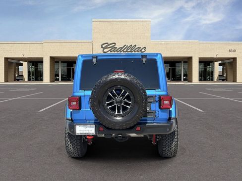 Used 2025 Jeep Wrangler Unlimited Rubicon AWD/4WD image 6