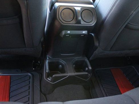 Used 2022 Jeep Wrangler Unlimited Sport image 33