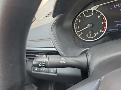 Used 2025 Nissan Altima 2.5 SV FWD image 26
