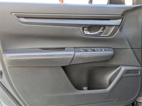 Used 2025 Honda CR-V EX image 11