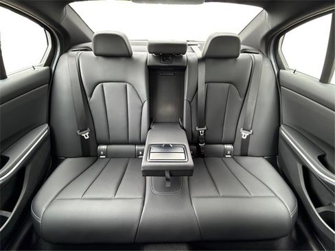 Used 2024 BMW 330i xDrive Sedan w/ Convenience Package image 16