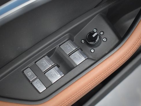 Used 2019 Audi e-tron Premium Plus AWD/4WD image 21