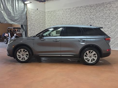 Used 2021 Lincoln Corsair Standard image 6