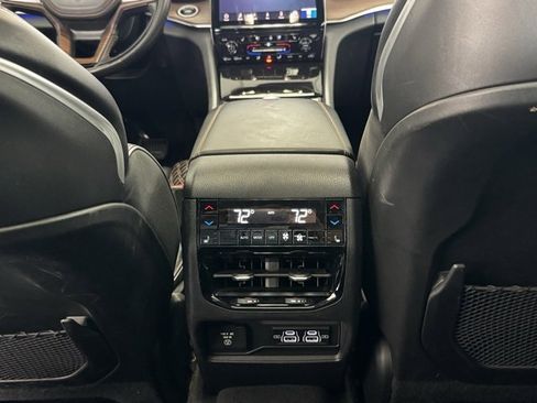 Certified 2021 Jeep Grand Cherokee L Summit w/ Luxury Tech Group V image 8