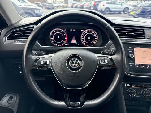 Used 2019 Volkswagen Tiguan SEL Premium w/ 3rd Row Seat Package image 24