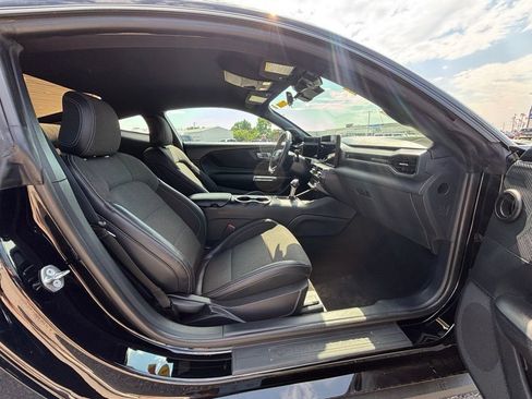 Used 2024 Ford Mustang Coupe image 7