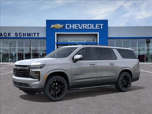 New 2026 Chevrolet Suburban RST AWD/4WD image 2