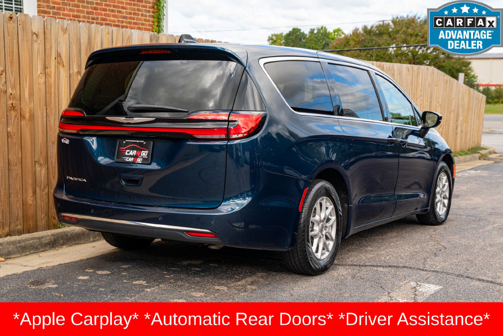 Used 2024 Chrysler Pacifica Touring-L FWD image 6