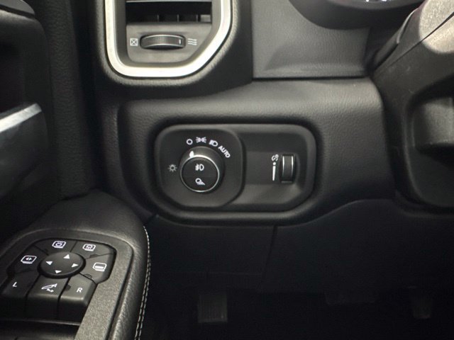 New 2026 RAM 3500 Big Horn AWD/4WD image 36