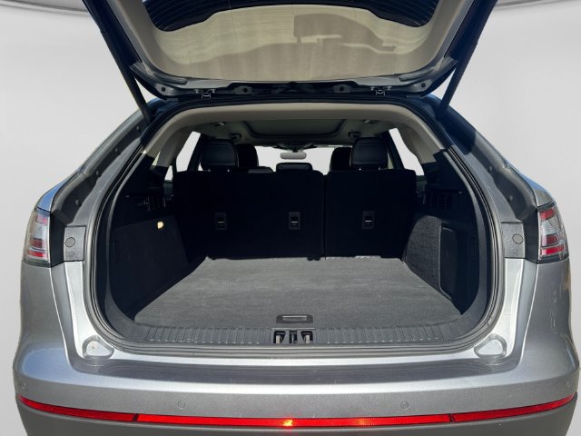 Used 2023 Lincoln Nautilus Reserve AWD/4WD image 5