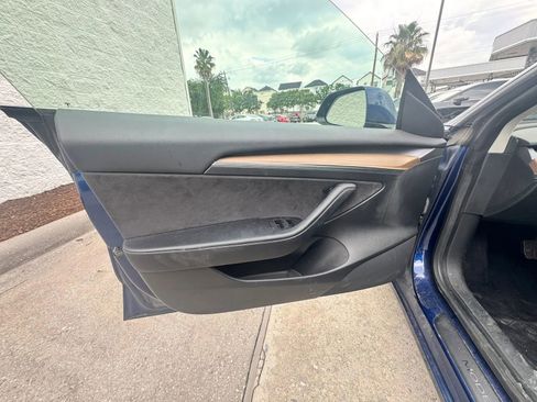 Used 2022 Tesla Model 3 Long Range AWD/4WD image 6