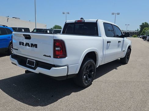 Used 2025 RAM 1500 Big Horn AWD/4WD image 4