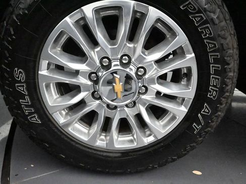 Used 2022 Chevrolet Silverado 2500 High Country AWD/4WD image 10
