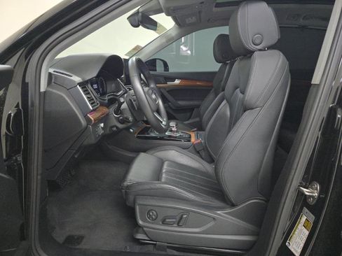 Used 2024 Audi Q5 e Prestige w/ Prestige Package image 9