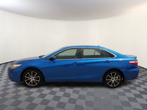 Used 2017 Toyota Camry XSE image 2