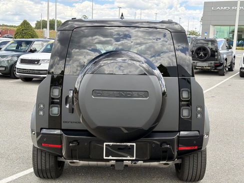 New 2026 Land Rover Defender 110 X-Dynamic SE AWD/4WD image 4