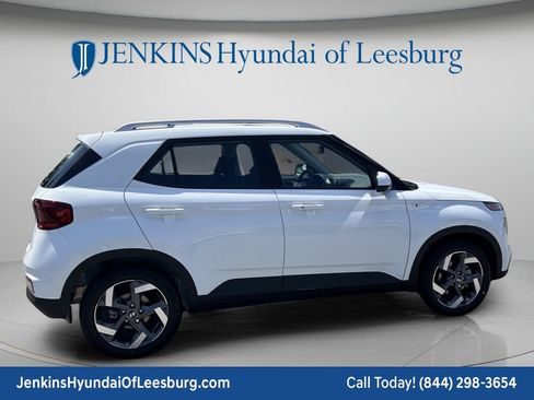 New 2026 Hyundai Venue SEL FWD image 4