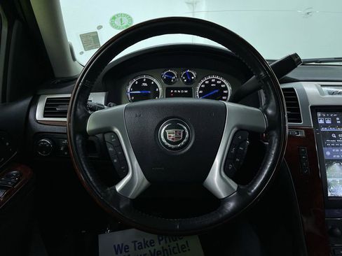 Used 2012 Cadillac Escalade Luxury image 20