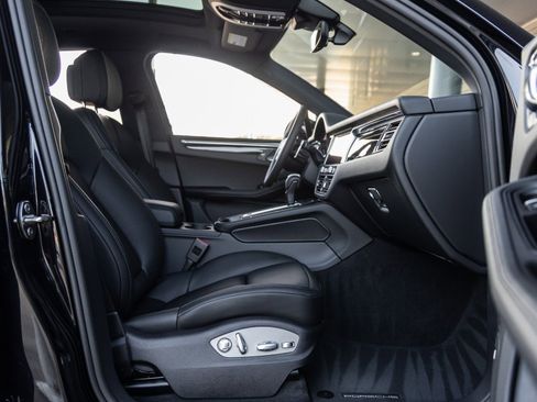 Used 2026 Porsche Macan image 42