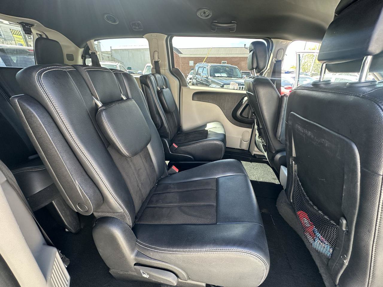 Used 2019 Dodge Grand Caravan SXT FWD image 13