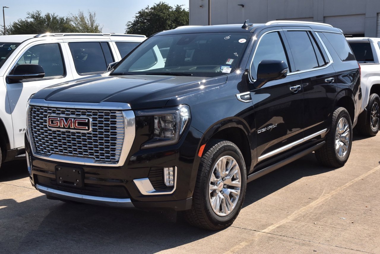 Used 2024 GMC Yukon Denali w/ LPO, Floor Liner Package AWD/4WD image 2