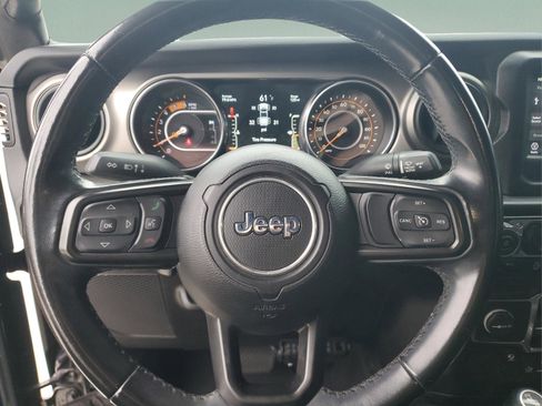 Used 2021 Jeep Gladiator Willys image 15