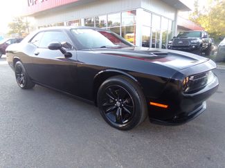 Used 2016 Dodge Challenger SXT image 1