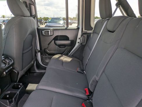 Used 2023 Jeep Wrangler Unlimited Sport AWD/4WD image 19