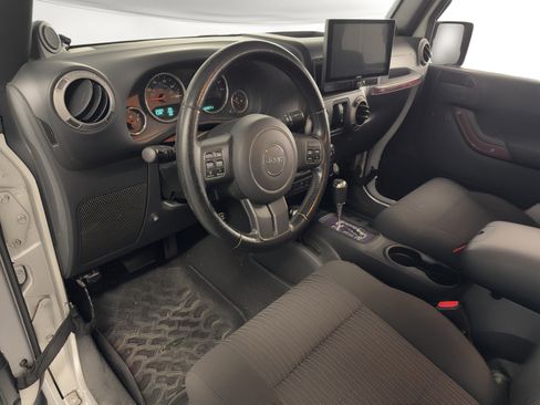 Used 2012 Jeep Wrangler Unlimited Sport AWD/4WD image 4