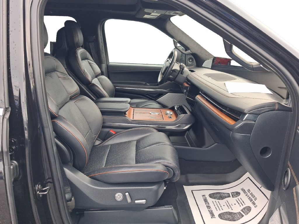 Used 2025 Lincoln Navigator Black Label AWD/4WD image 41