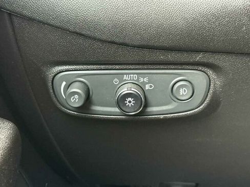 Used 2019 Chevrolet Equinox Premier image 32