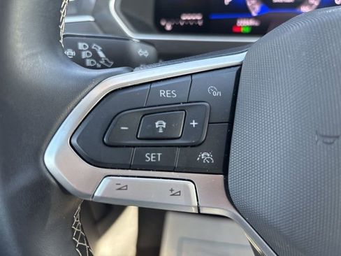 Used 2024 Volkswagen Tiguan SE image 22