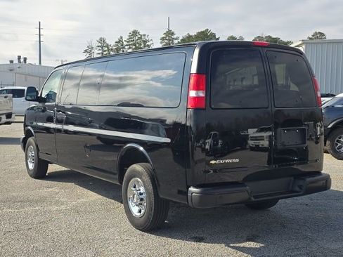 Used 2025 Chevrolet Express 3500 LS image 3